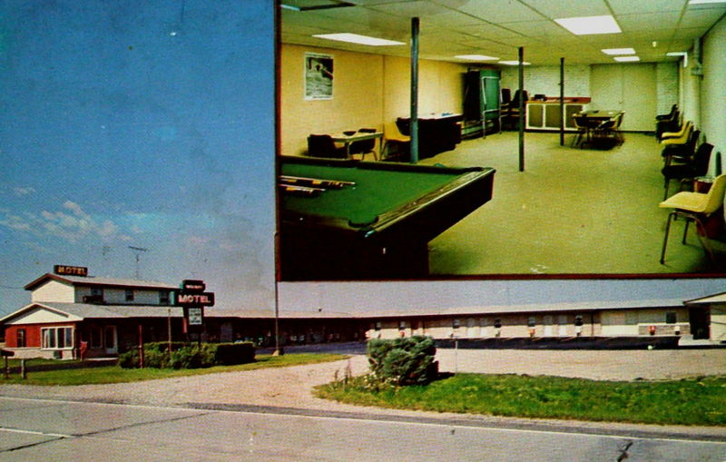 Midway Motel (Mid-Way Motel) - Vintage Postcard (newer photo)